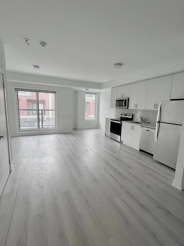 Mississauga, ON L5L 0C1,3550 Colonial DR #32