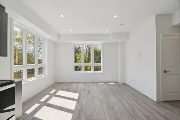 Mississauga, ON L4W 0G6,4045 Hickory DR #19