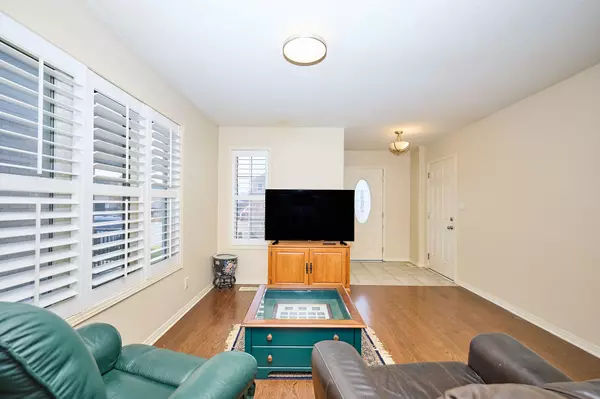 Thorold, ON L2V 0A5,104 Tuliptree RD