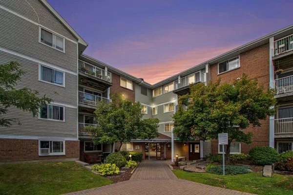 270 Brittany DR #314, Manor Park - Cardinal Glen And Area, ON K1K 4M3