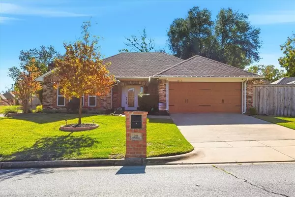 201 Montreal Drive,  Hurst,  TX 76054