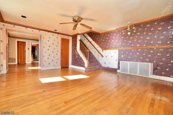 West Orange Twp., NJ 07052,6 Prospect Pl