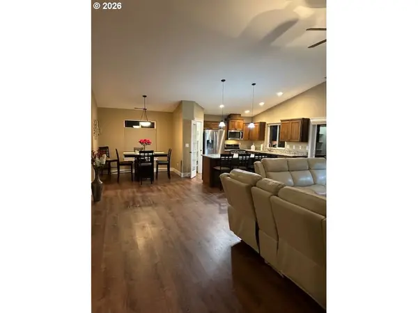 Salem, OR 97302,2072 EQUESTRIAN LOOP