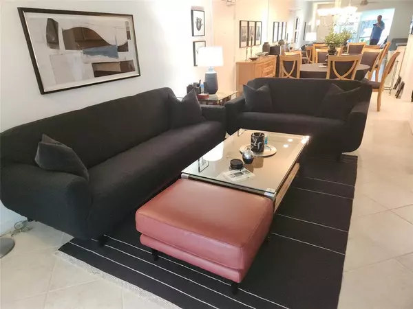 Fort Lauderdale, FL 33308,6437 Bay Club Dr #4