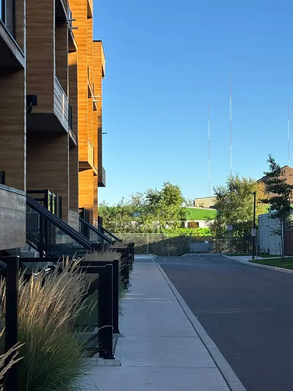 Mississauga, ON L5J 0B6,1165 Journeyman LN #110