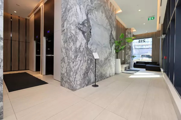 Mississauga, ON L5H 0A7,215 Lakeshore RD W #331