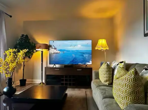 Oakville, ON L6L 1Z4,1350 Rebecca ST