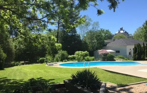 2438 Hixon ST, Oakville, ON L6L 1V1