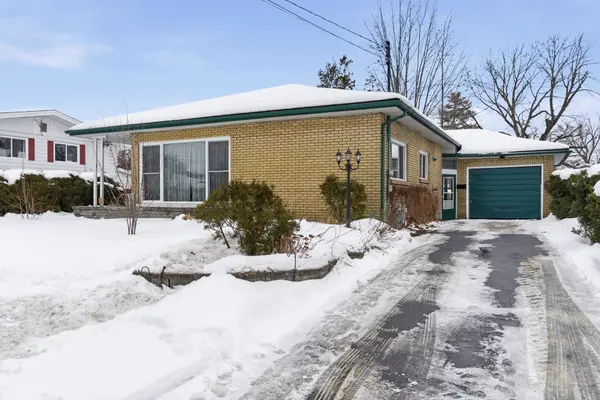 217 Pescod AVE, Cornwall, ON K6J 2H9
