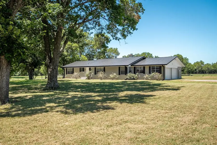 9778 State Highway 11, Whitewright, TX 75491
