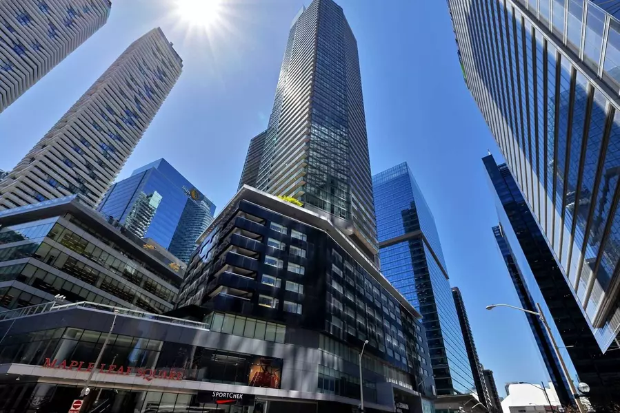 65 Bremner BLVD #3705, Toronto C01, ON M5J 0A7