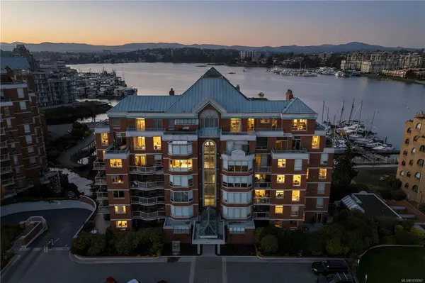 Victoria, BC V8V 4Y1,636 Montreal St #203