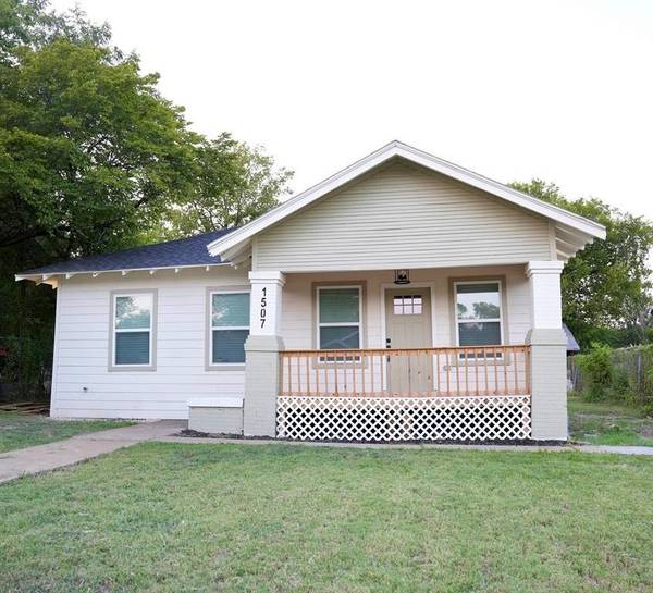 1507 E Maddox Avenue,  Fort Worth,  TX 76104
