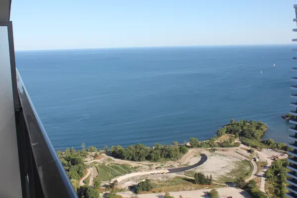 Toronto W06, ON M8V 0G2,70 Annie Craig DR #5407