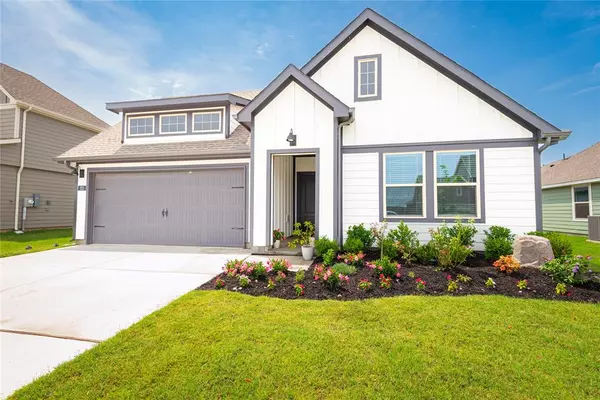 723 Primrose Lane, Pilot Point, TX 76258