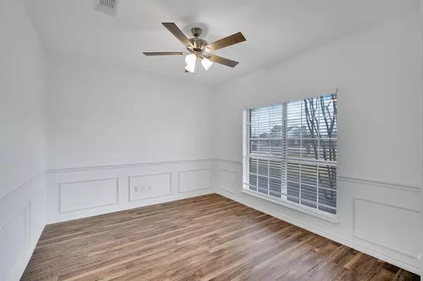 Waxahachie, TX 75165,1102 Westminister Drive