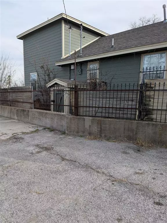 Fort Worth, TX 76106,3120 N Main Street