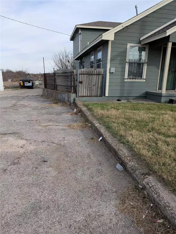 Fort Worth, TX 76106,3120 N Main Street