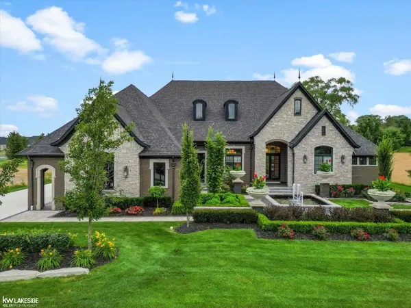 5769 Cotswold DR, Washington Twp, MI 48094