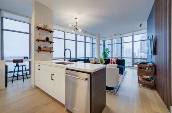 Toronto C01, ON M5V 3V1,3 Navy Wharf CT #Ph02