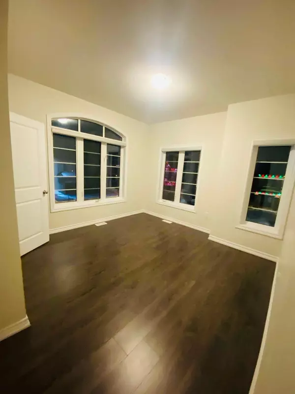 Oshawa, ON L1L 0T9,1222 Plymouth DR