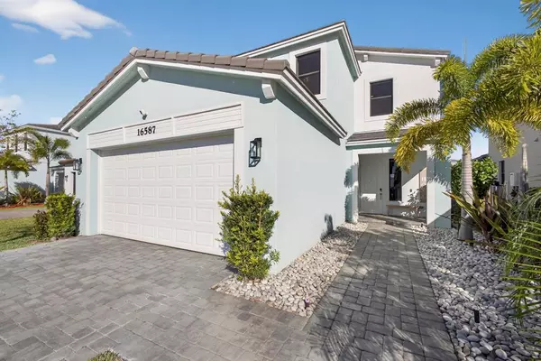 Loxahatchee, FL 33470,16587 Cove Rd