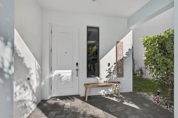 Loxahatchee, FL 33470,16587 Cove Rd