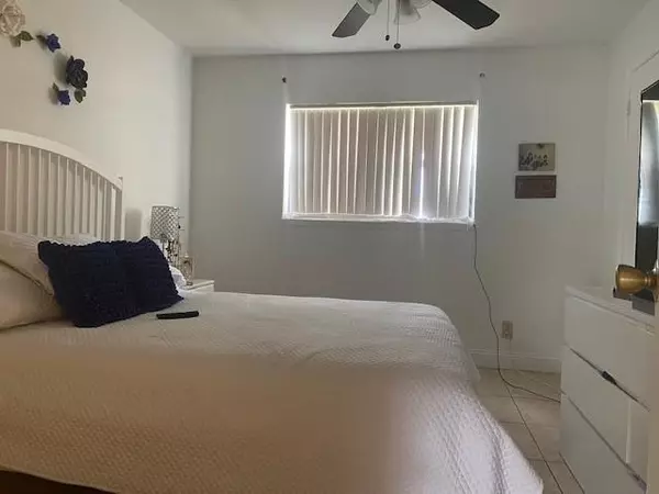 Sunrise, FL 33351,4096 N Pine Island Rd #2110