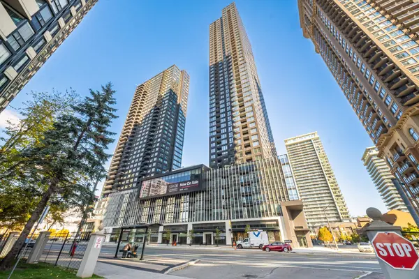 395 Square One DR #4208, Mississauga, ON L5B 0P6