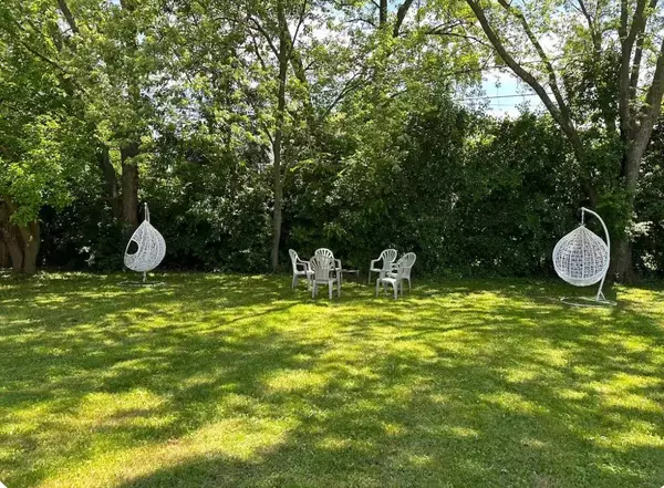 1350 Rebecca ST, Oakville, ON L6L 1Z4