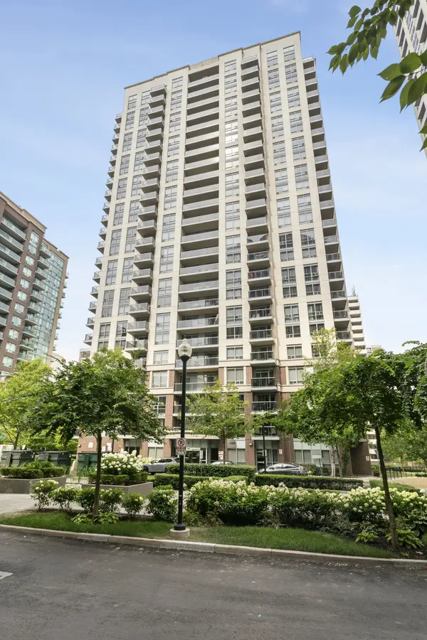 5 Michael Power PL #304, Toronto W08, ON M9A 0A3