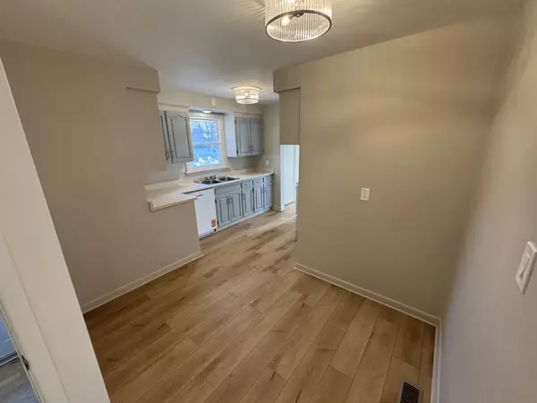 Brampton, ON L6W 2Z1,44 Carlyle CRES