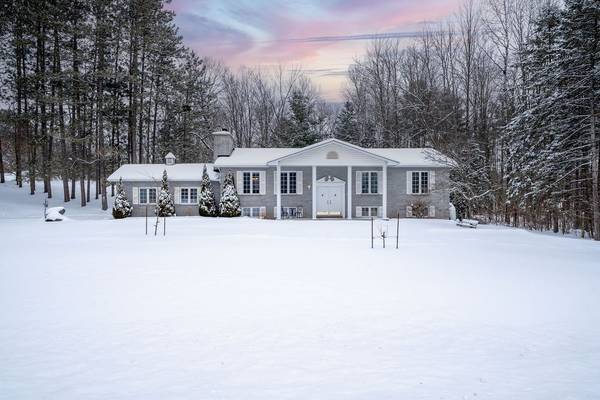 37 McCrea CT, Tweed, ON K0K 3J0