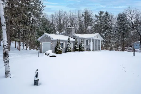 Tweed, ON K0K 3J0,37 McCrea CT