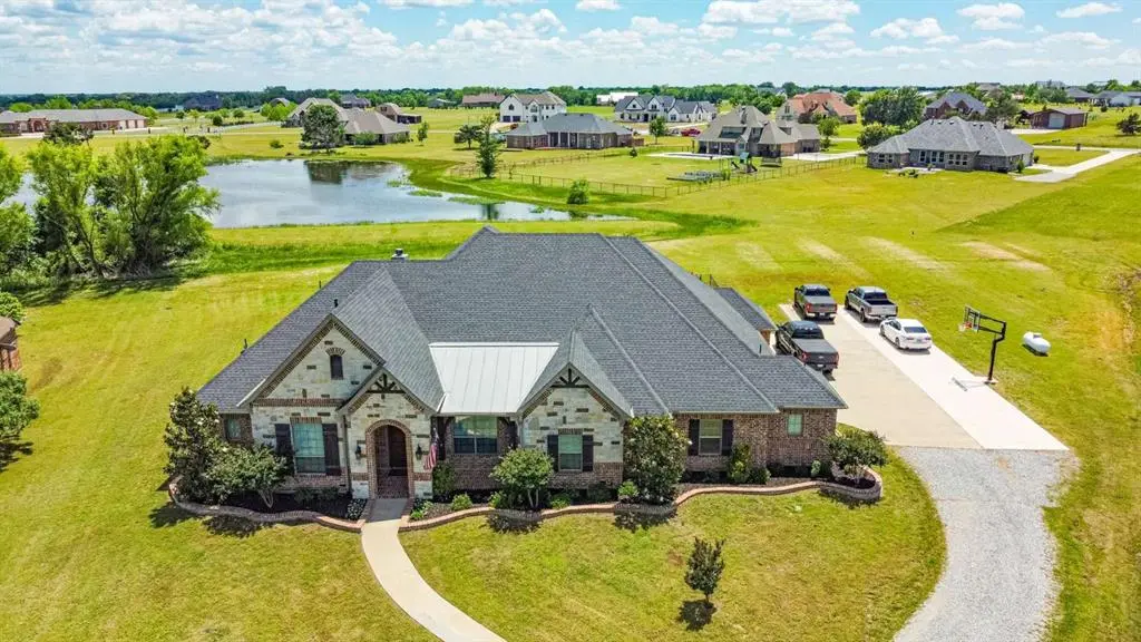 44 Mirror Lakes Court, Gunter, TX 75058