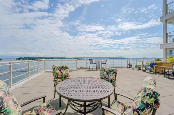 38 Front St #805, Nanaimo, BC V9R 0B8