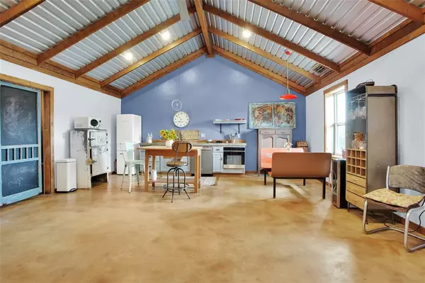 Tioga, TX 76271,855 Buck Creek Road