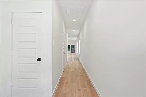 Dallas, TX 75203,420 N Moore Street