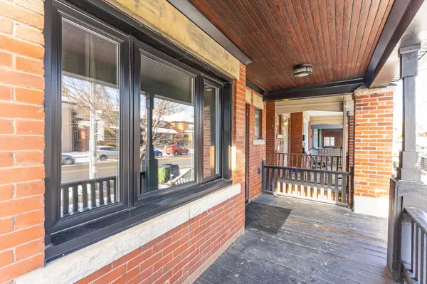 Toronto C03, ON M6E 2V4,212 Oakwood AVE