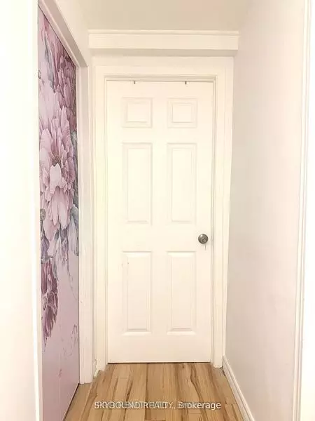 Toronto C15, ON M2H 1G1,33 Yatesbury RD #Lower, bedroom #1