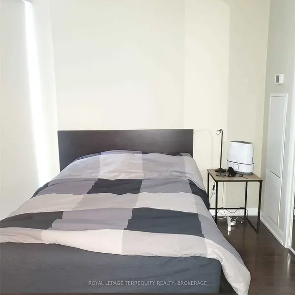 14 York ST #1910, Toronto C01, ON M5J 0B1