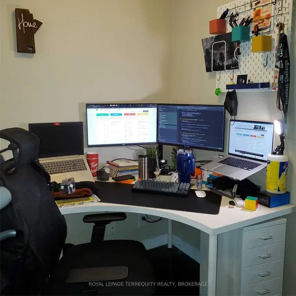 Toronto C01, ON M5J 0B1,14 York ST #1910