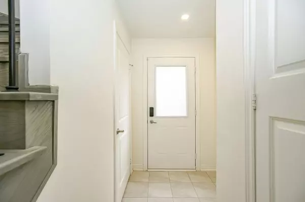 New Tecumseth, ON L9R 0K8,131 Kingsmere CRES