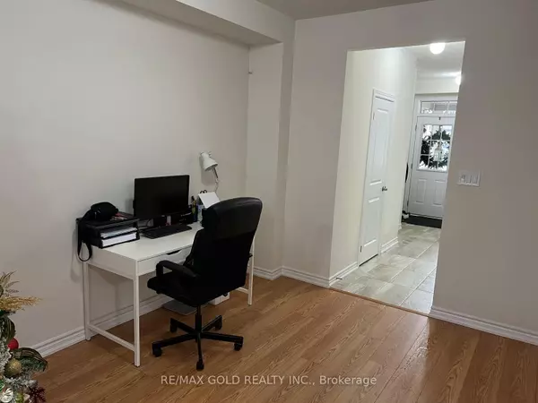 Barrie, ON L9J 0W5,31 Tamworth TER