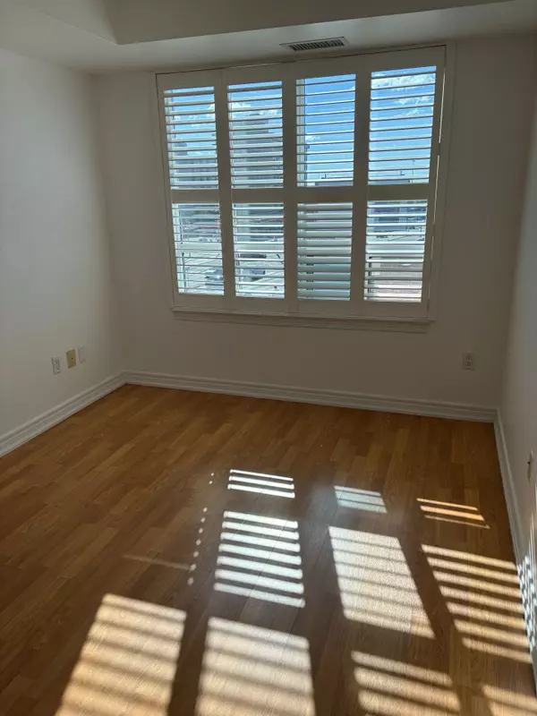 Toronto W05, ON M3M 0A3,2772 keele ST W #408