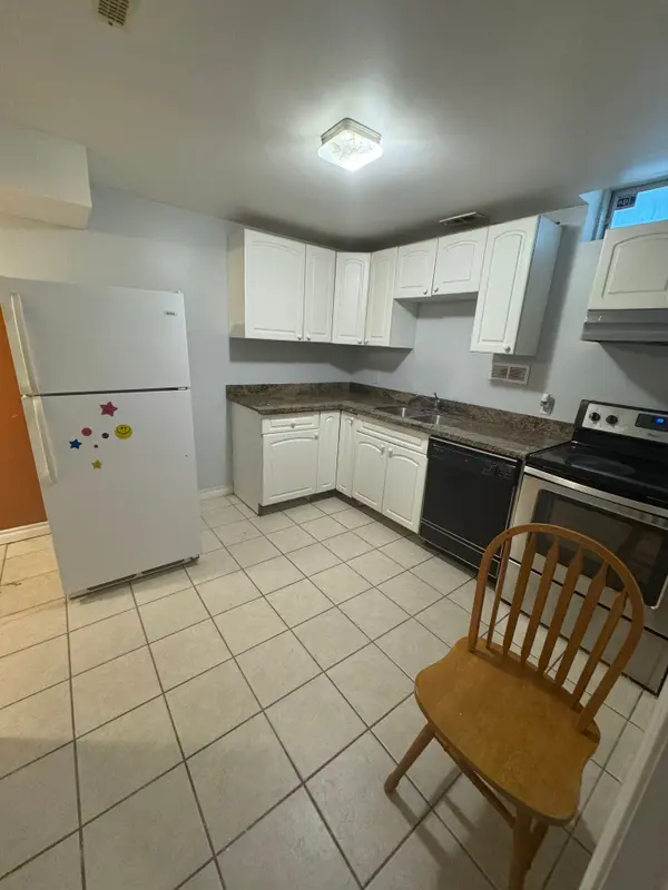 Mississauga, ON L5N 7A2,3910 Baggins CT