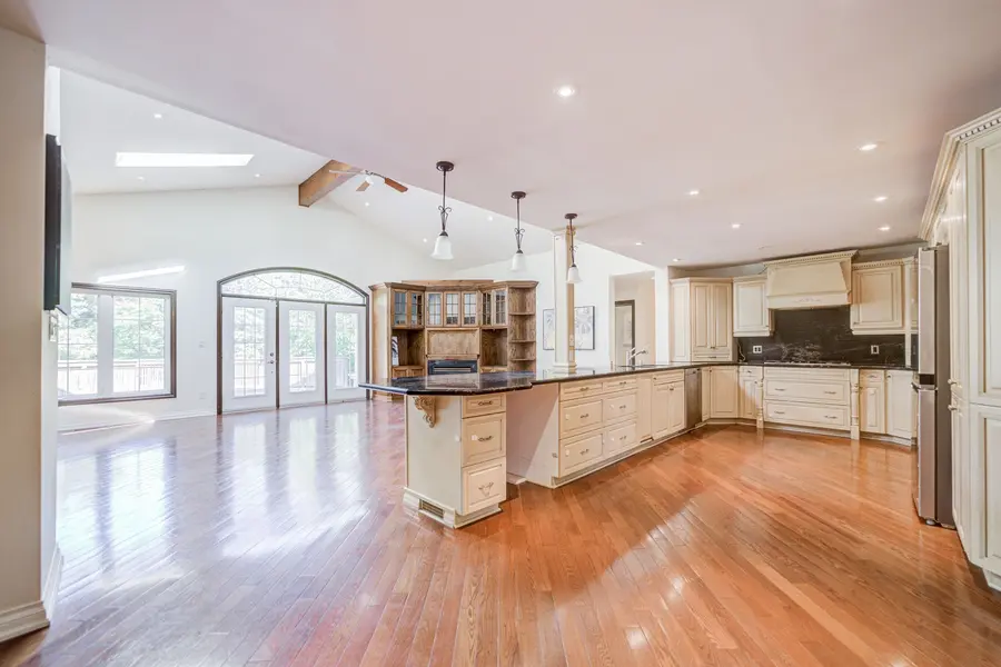 20 Blackforest DR, Richmond Hill, ON L4E 2P5