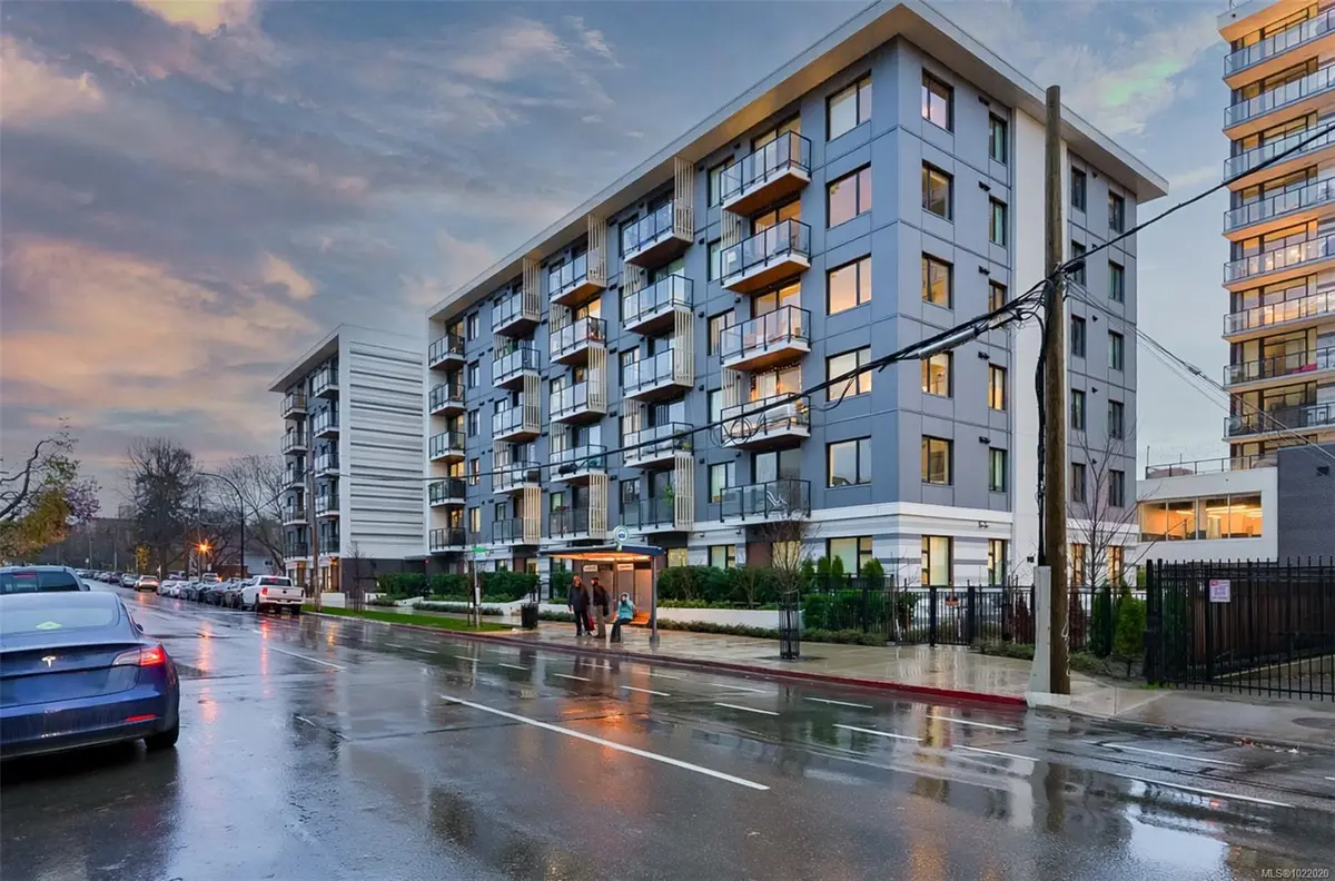 Victoria, BC V8V 0H2,1115 Johnson St #407