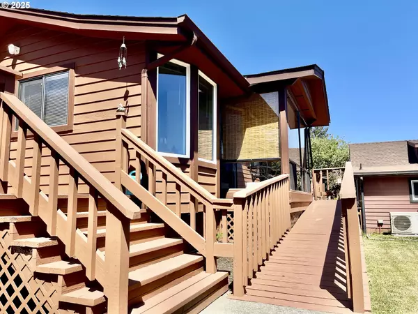 Brookings, OR 97415,19921 WHALESHEAD RD #I 3