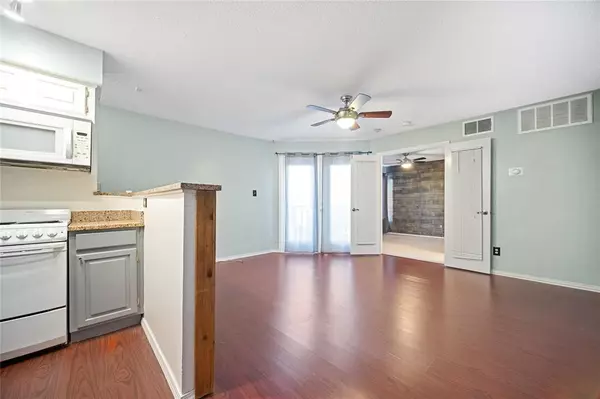 Arlington, TX 76006,2314 Bamboo Drive #I304